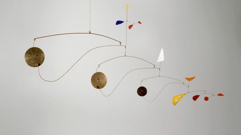 triple-gong-c-1948-768×502-1 Alexander Calder – Triple Gong (1948)